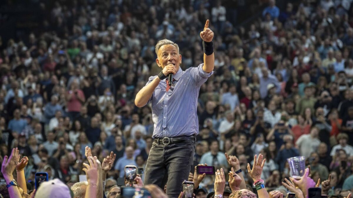 SPRINGSTEEN PUBBLICA PHILADELPHIA E ATTACCA IL «PRESIDENTE SENZA LEGGE»